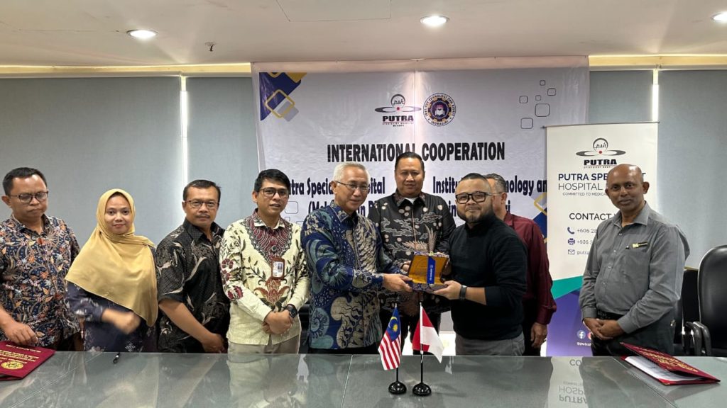 WhatsApp Image 2025-09-29 at 11.03.08 (1)